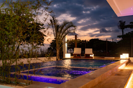 Vacation Package Beach Front House 10 People